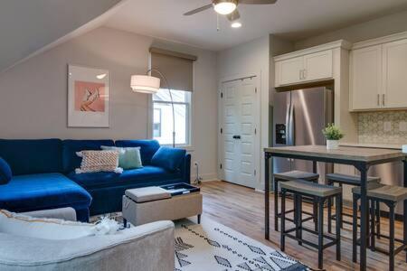 Nashville Townhouse - Walk to Food, Near Downtown! view 4