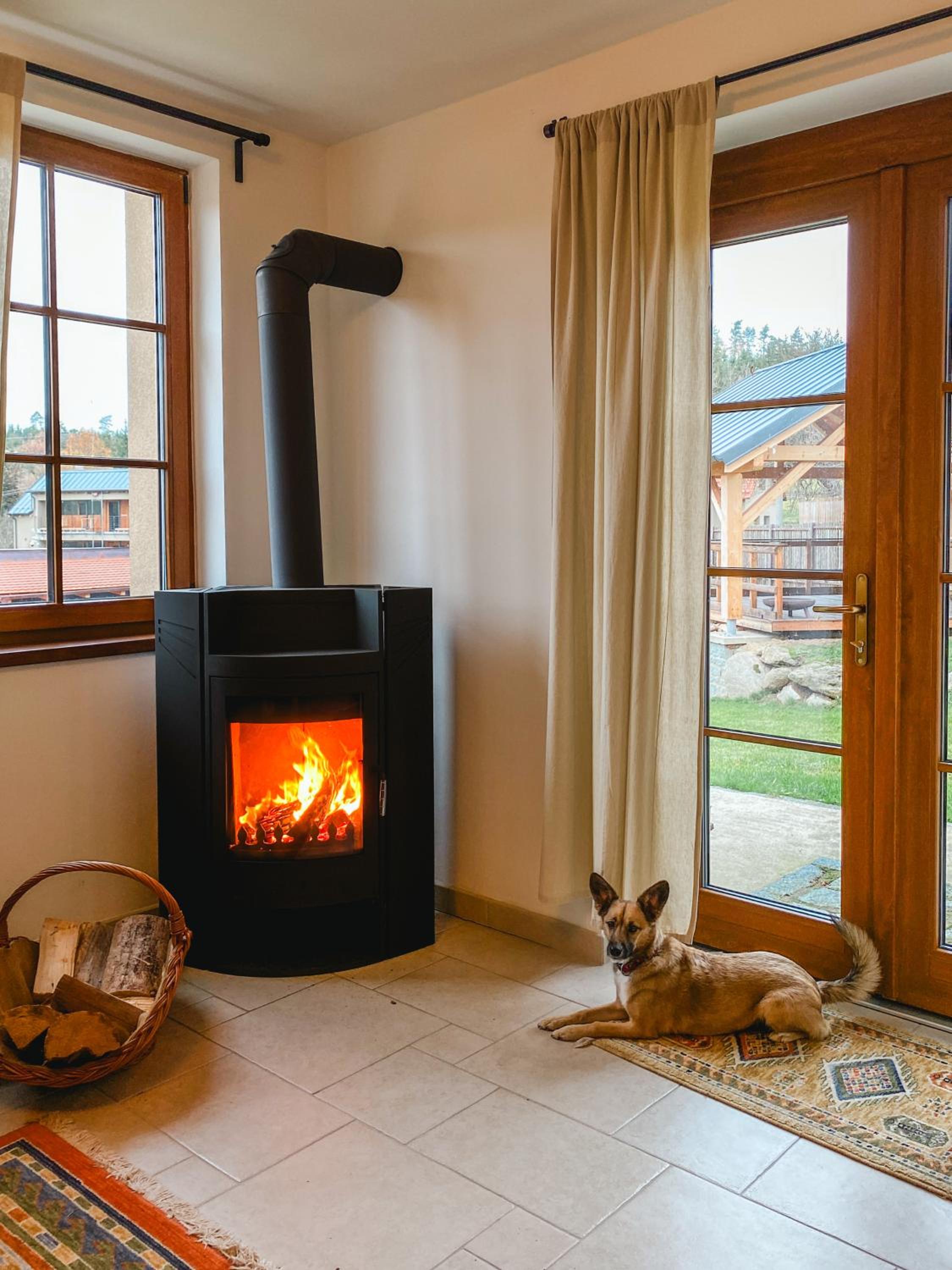Stylová Lodge s vlastním koupáním & pergolou