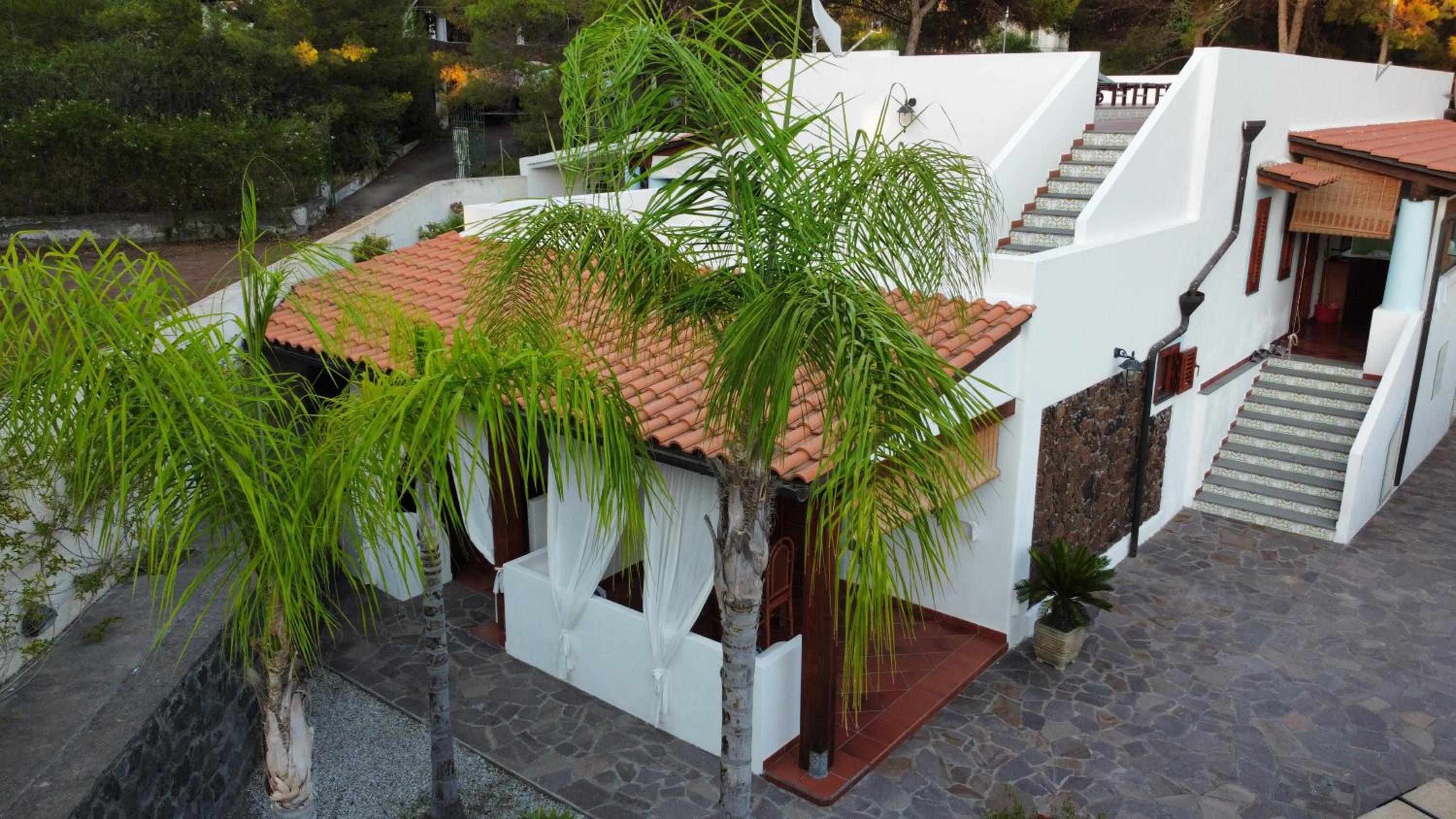 Vulcano Vacations - Villa Crimi - Property Image 1
