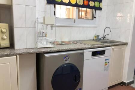 Regina Gardens - spacious, 3 bed, ground floor unit with large patio