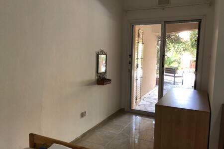 Regina Gardens - spacious, 3 bed, ground floor unit with large patio