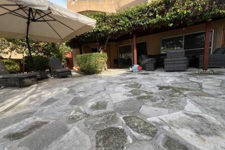 Regina Gardens - spacious, 3 bed, ground floor unit with large patio
