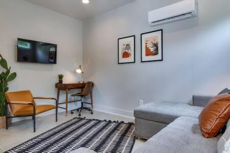 Modern East Nashville Townhome & Garage view 4
