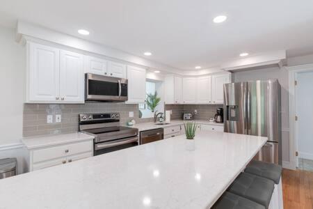 Spacious Retreat With Pool, Game Room & Fireplace, Sleeps 10, Backyard Oasis and Screened Gazebo, Family-Friendly Getaway, 24Hr Hospitality view 2