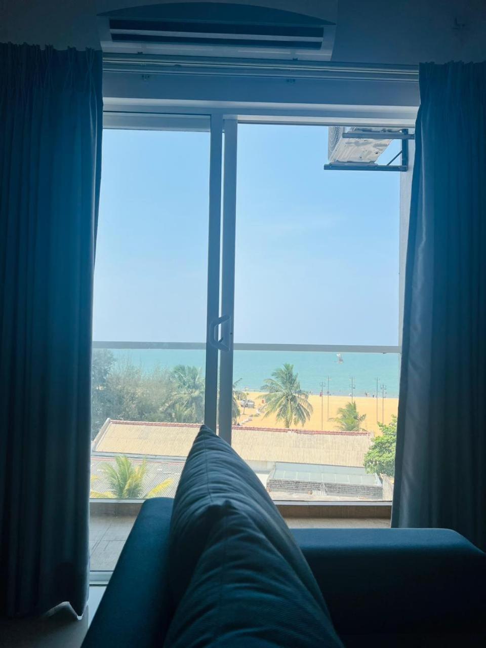 ESTA - Sea View Luxury Beach Apartment