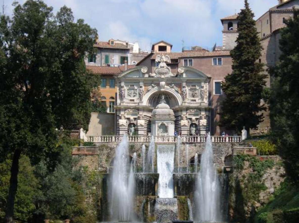 House near Rome with Beautiful Views and Pool