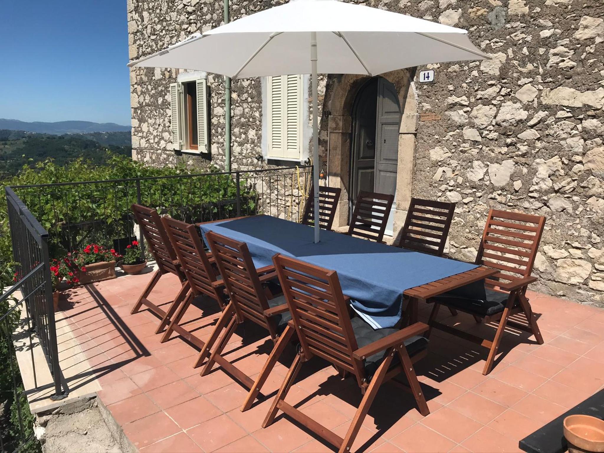 House near Rome with Beautiful Views and Pool