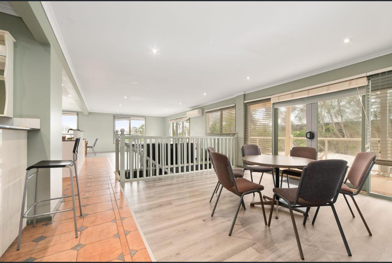 6 Bedrooms 11 Beds with Spacious City Park Views and Beach