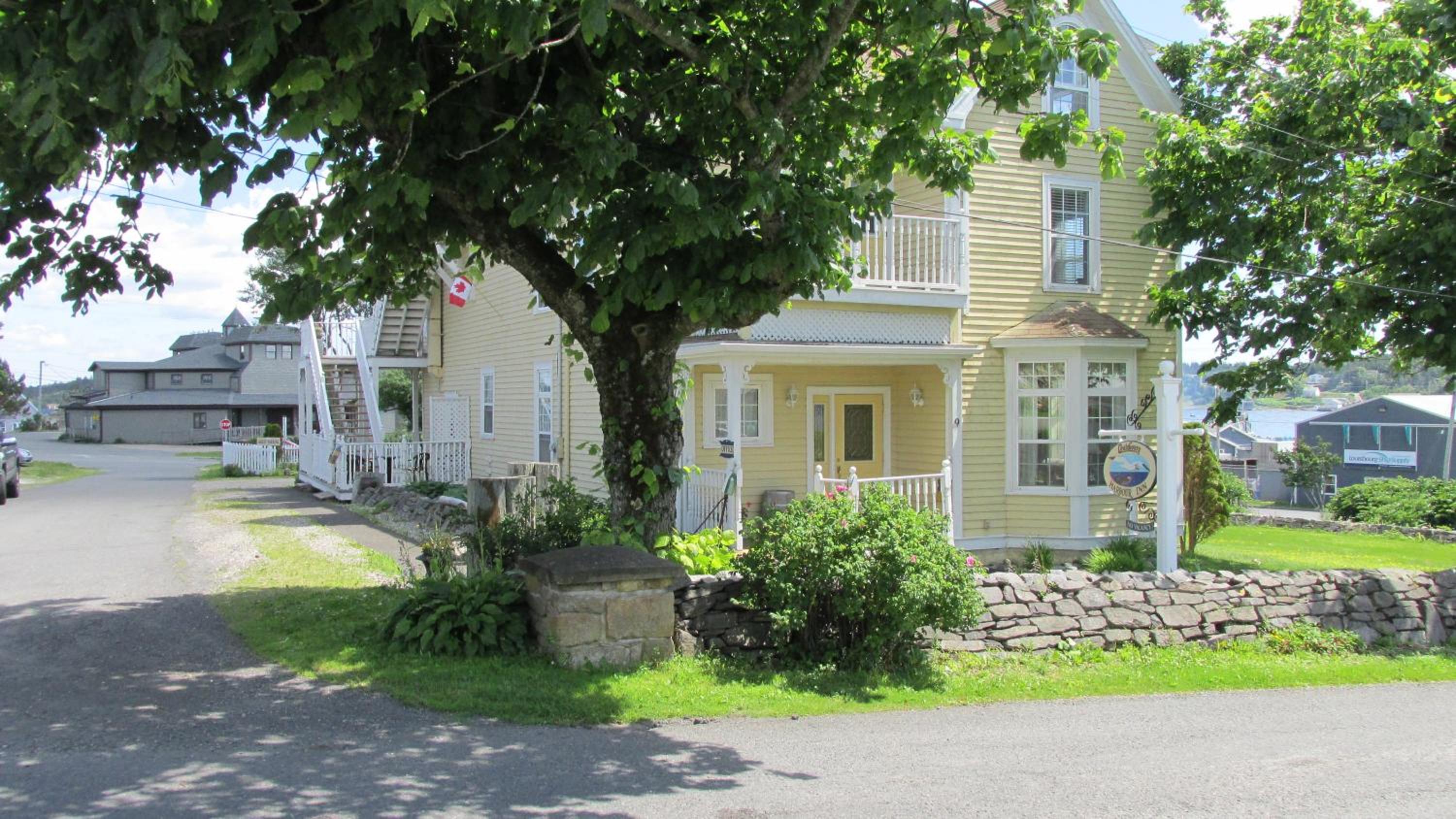 Louisbourg Harbour Inn