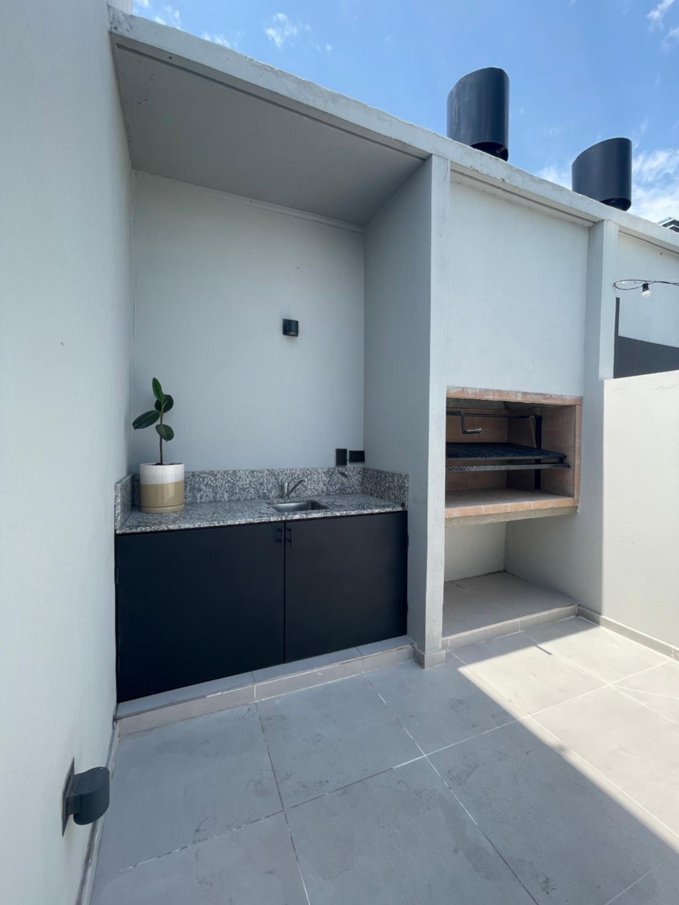 Beautiful Studio w/ Private BBQ