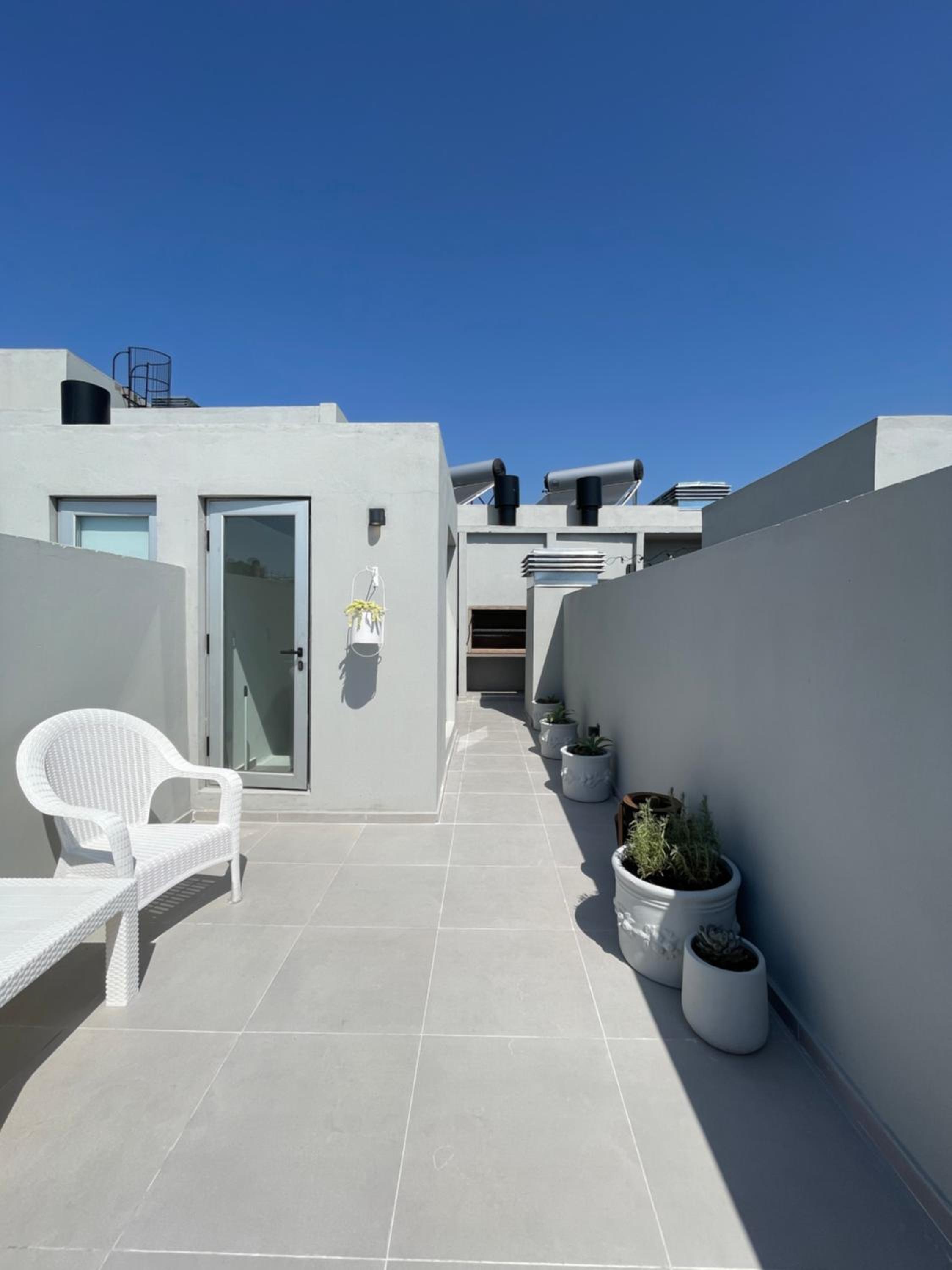 Beautiful Studio w/ Private BBQ