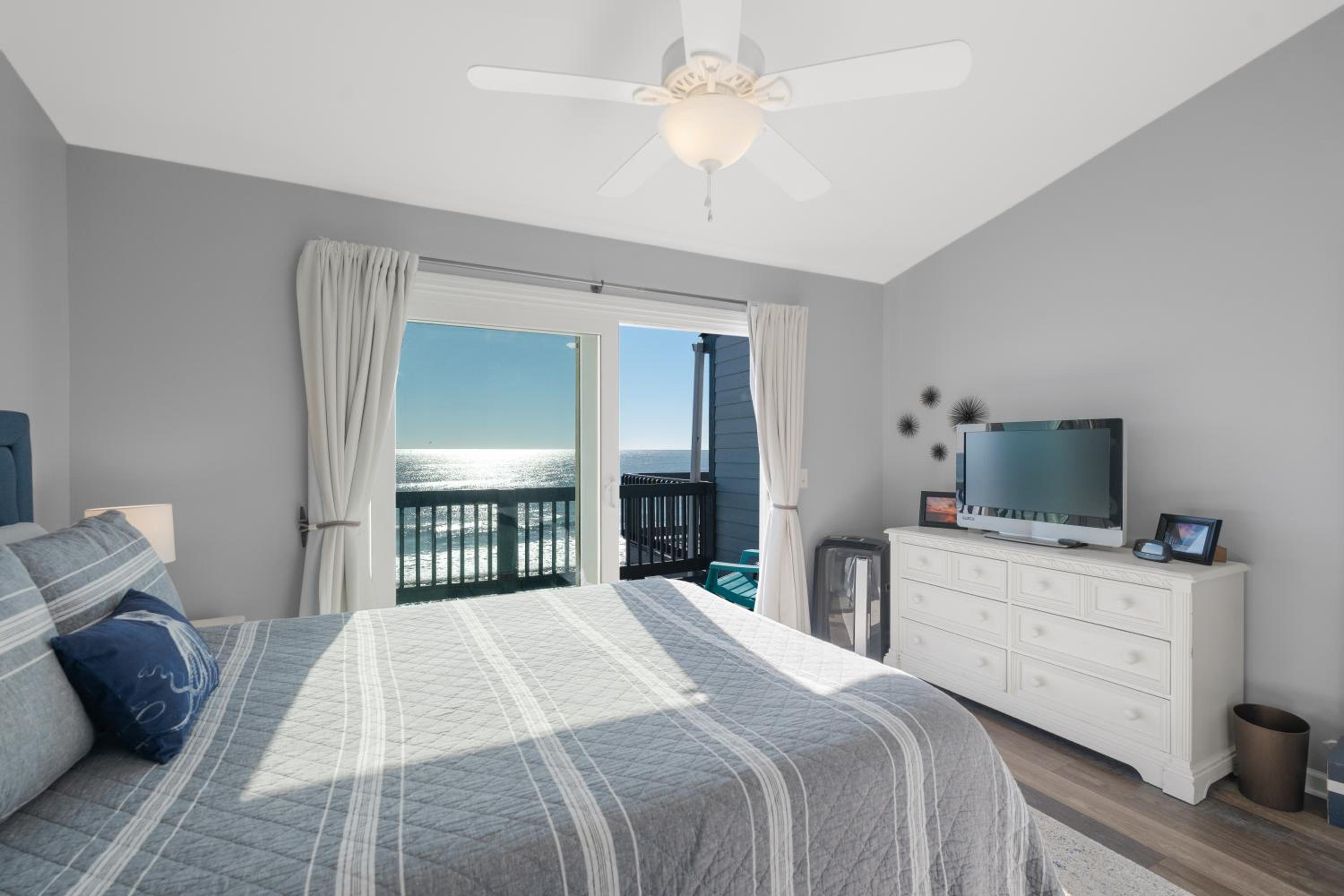 Oceanfront Pool Balcony W/D at Urban Escape view 5