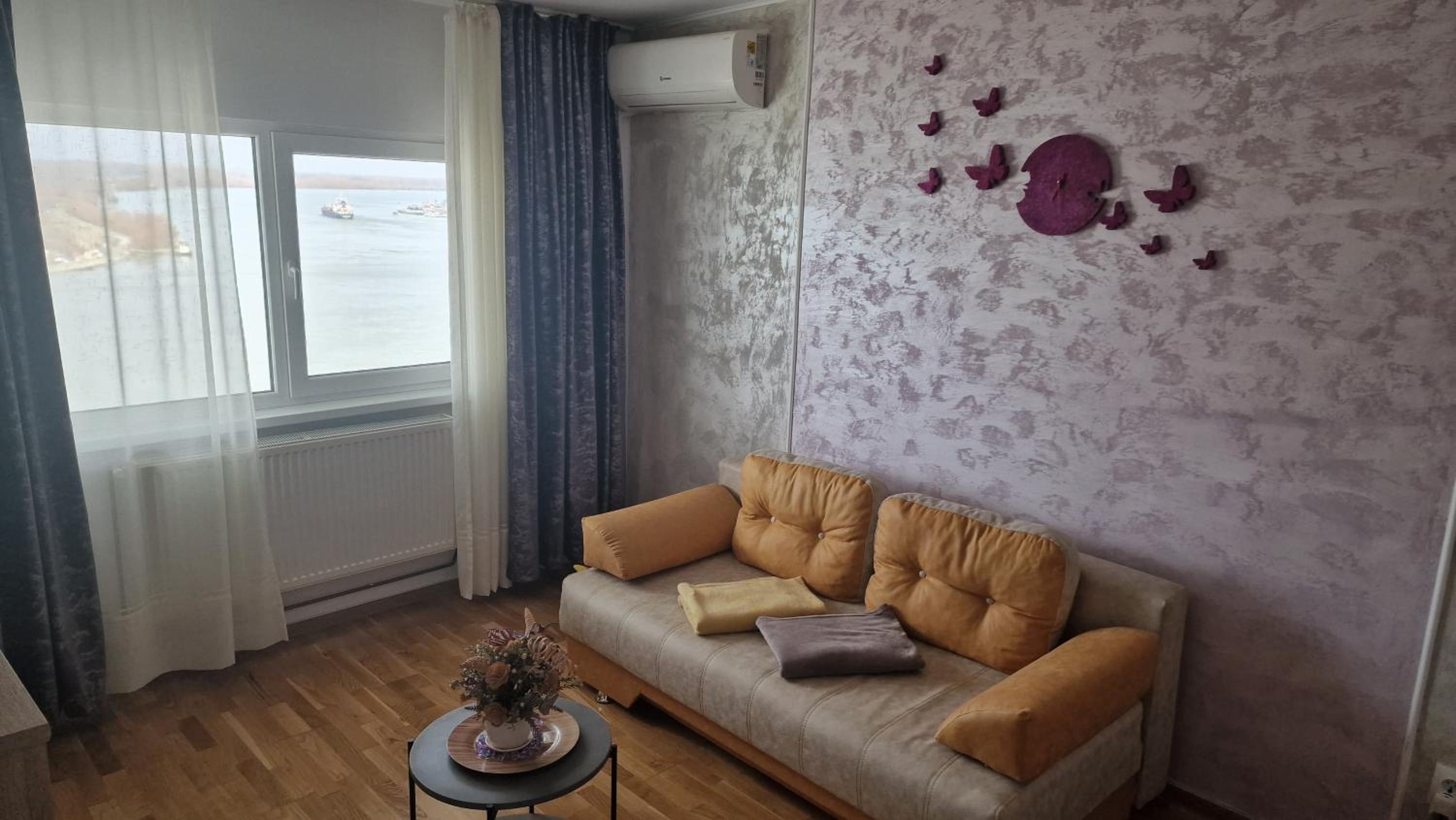 Diana Sunshine Apartment view 2