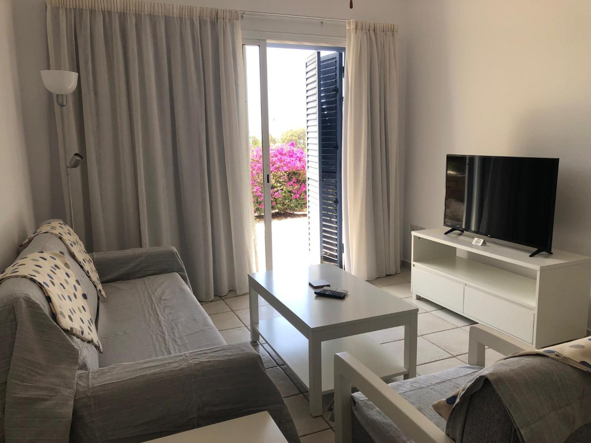 Kings Palace - Modern, sunny 2 bed ground floor with sea views
