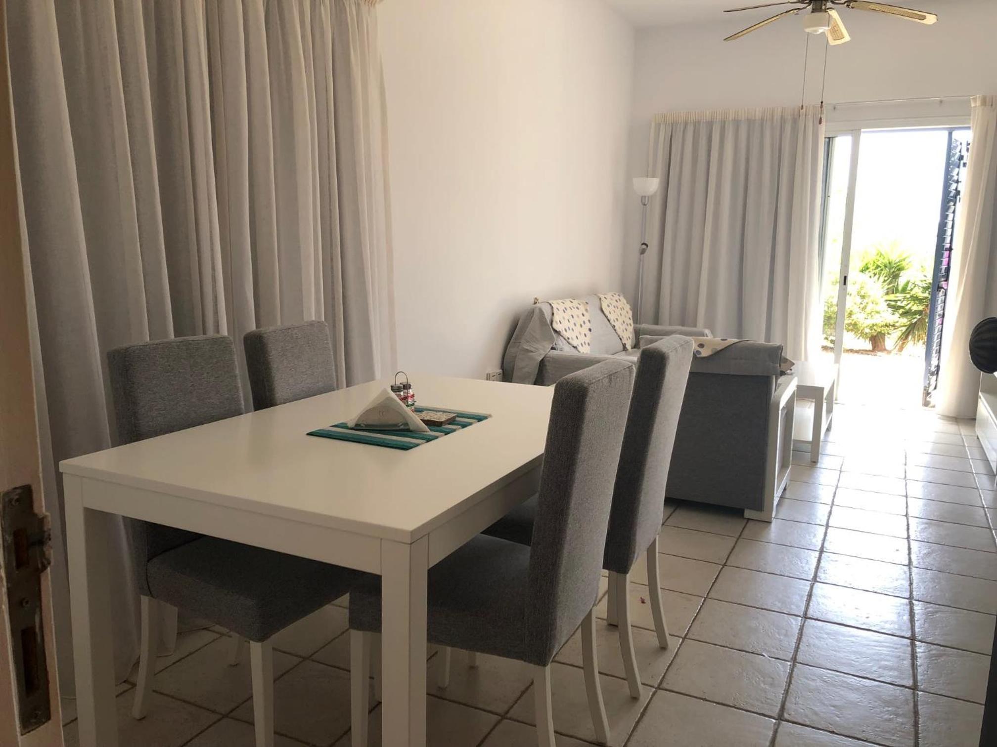 Kings Palace - Modern, sunny 2 bed ground floor with sea views