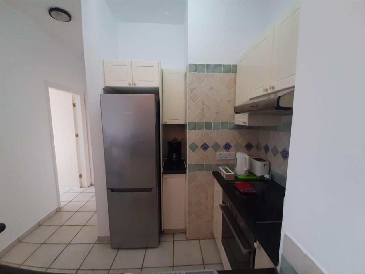 Kings Palace - Modern, sunny 2 bed ground floor with sea views
