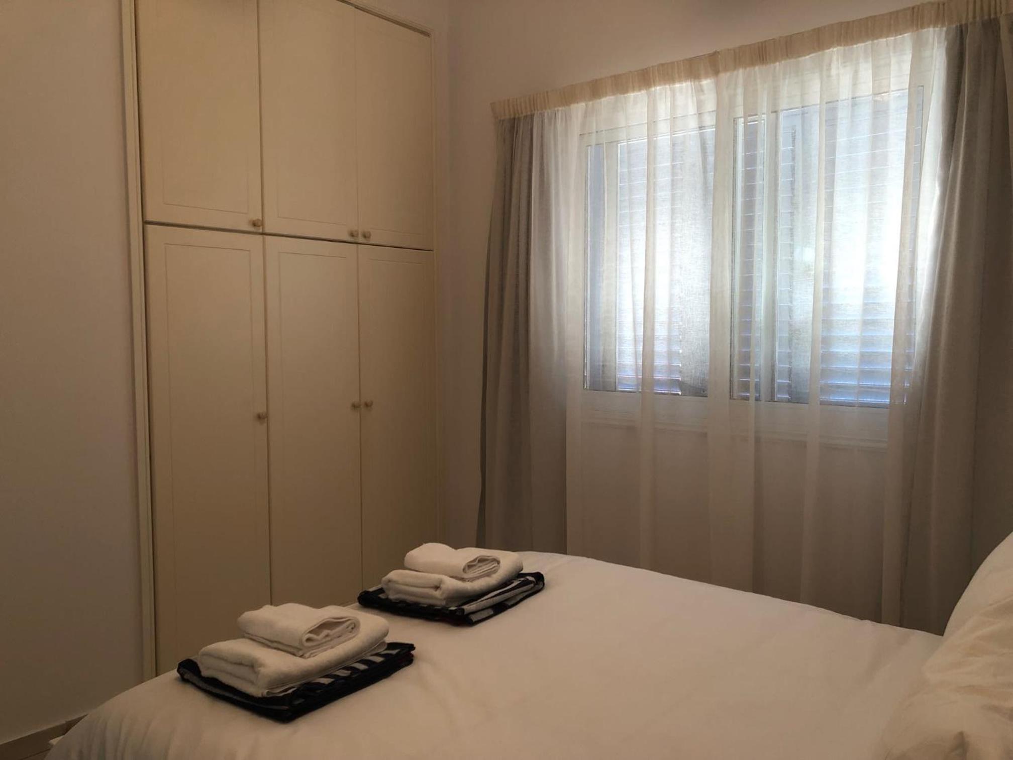 Kings Palace - Modern, sunny 2 bed ground floor with sea views