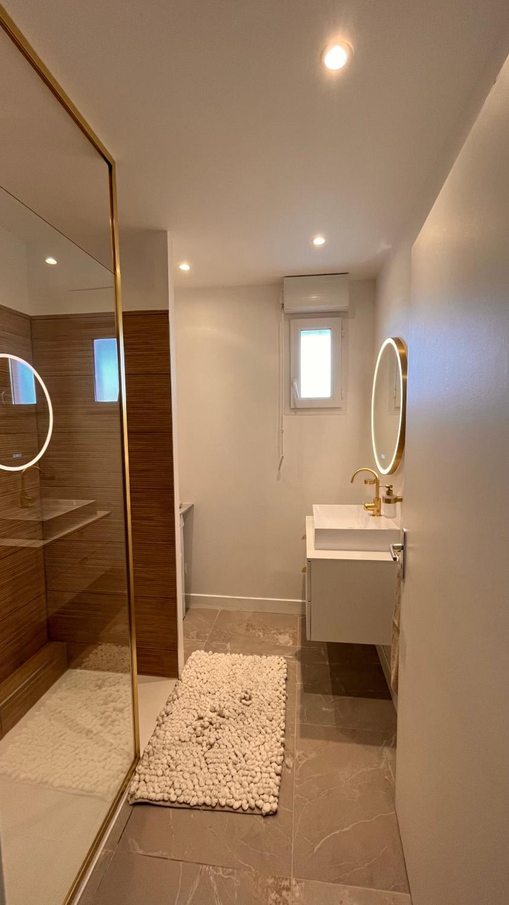 Appartement 2 chambres dans résidence avec piscine et parking
