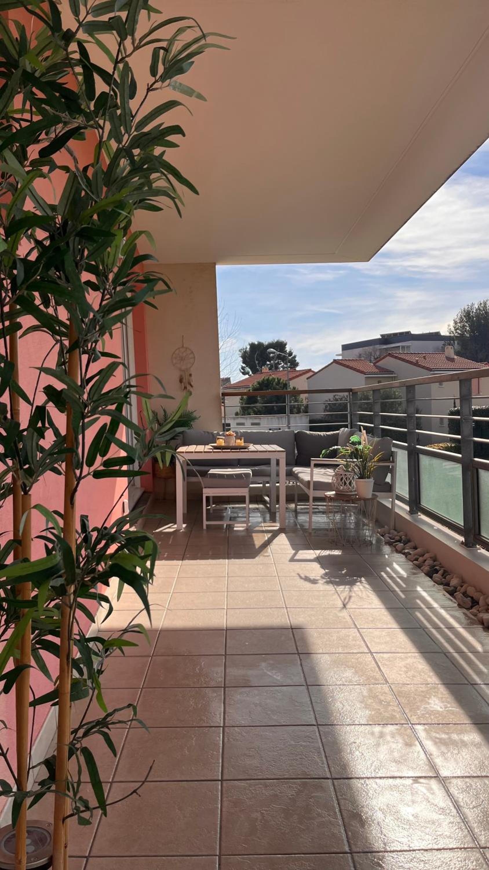 Appartement 2 chambres dans résidence avec piscine et parking