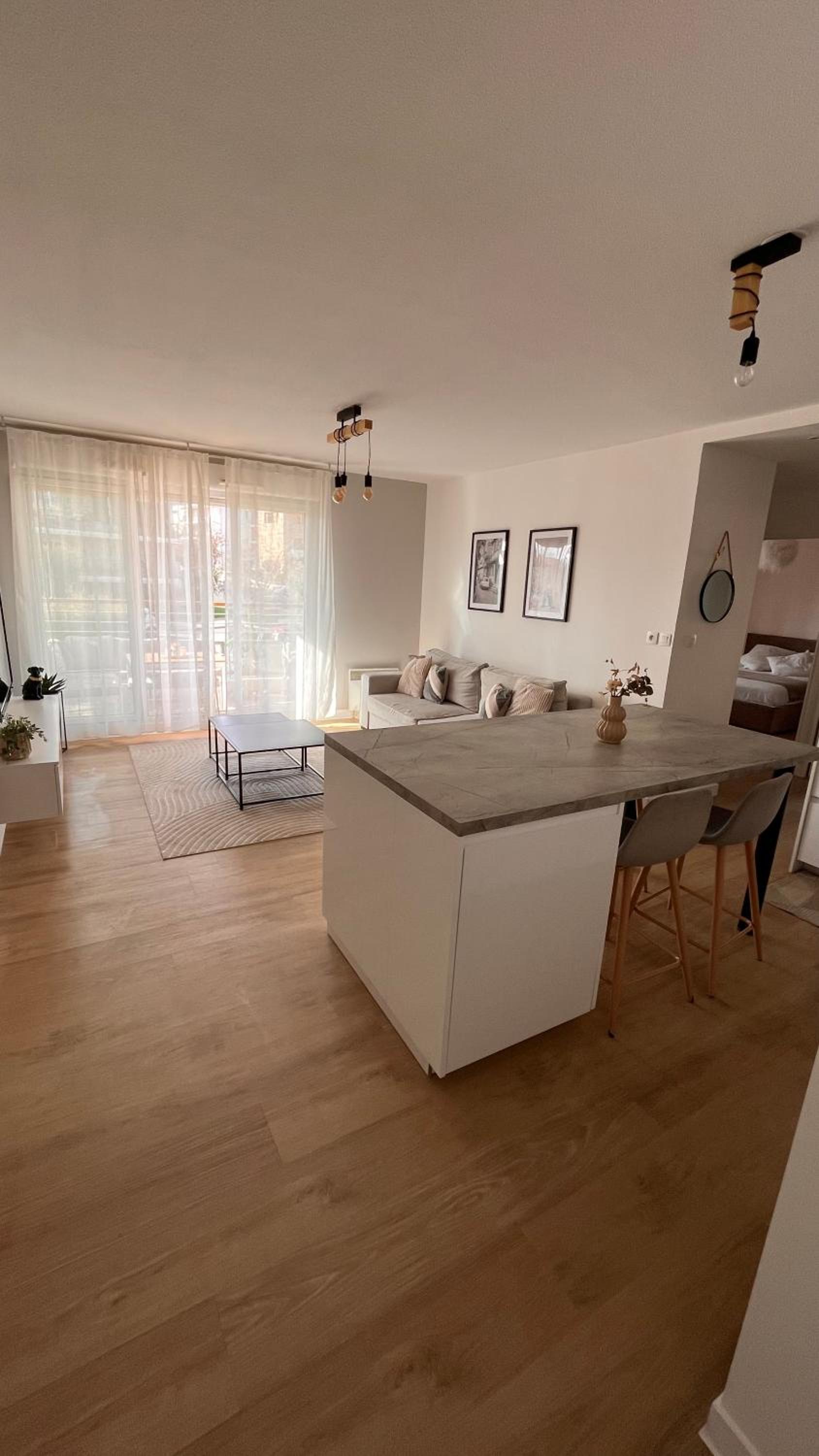 Appartement 2 chambres dans résidence avec piscine et parking