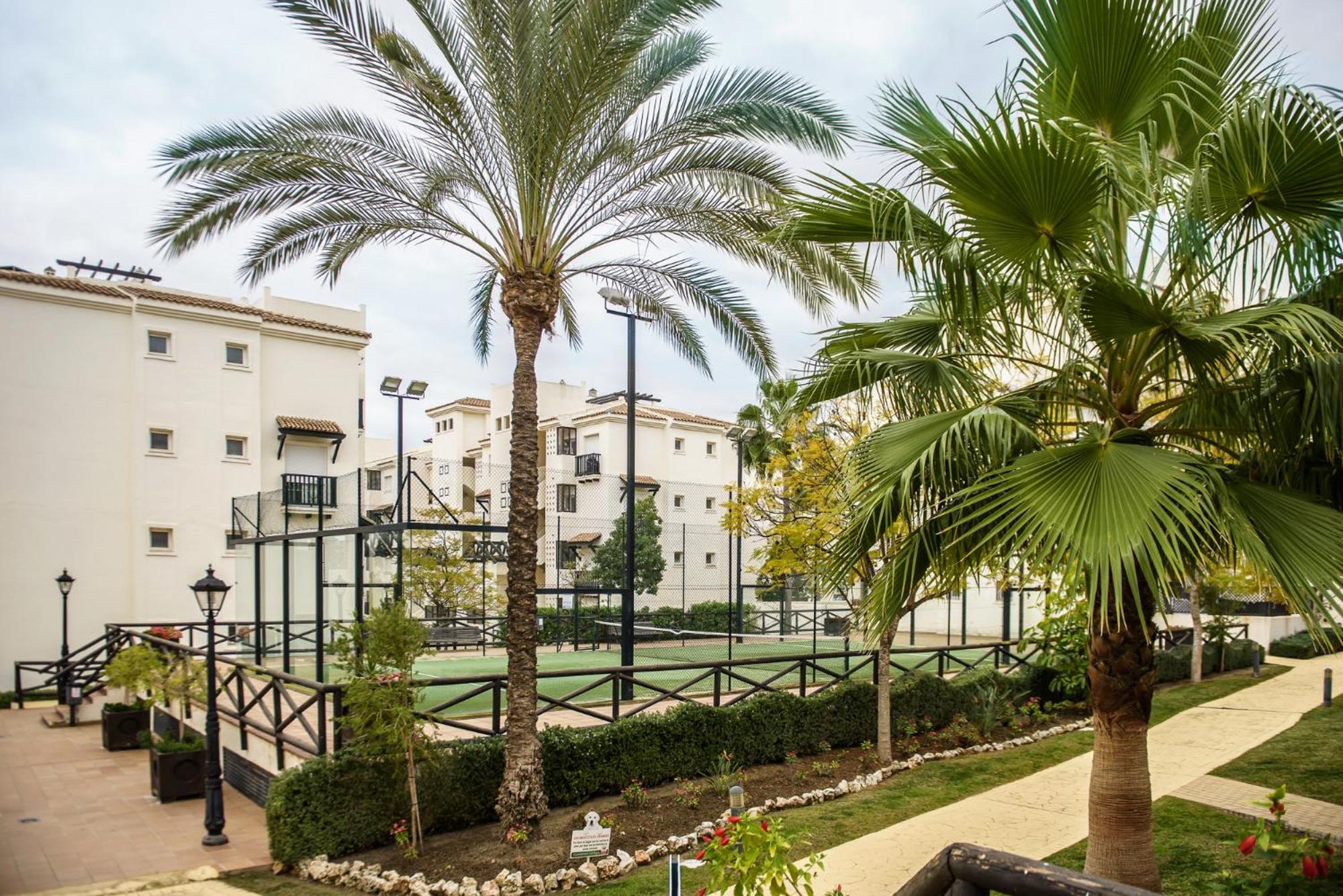 BT Balzekas tennis Residencial Duquesa holiday vibes