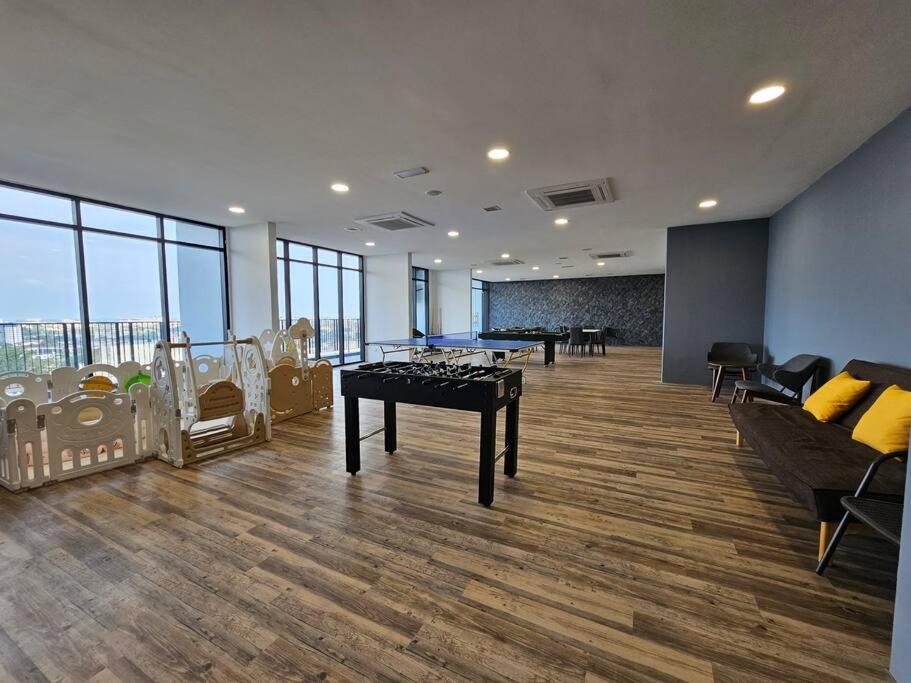 Charming 3BR Podium 7pax Walk to Aeon photo 4