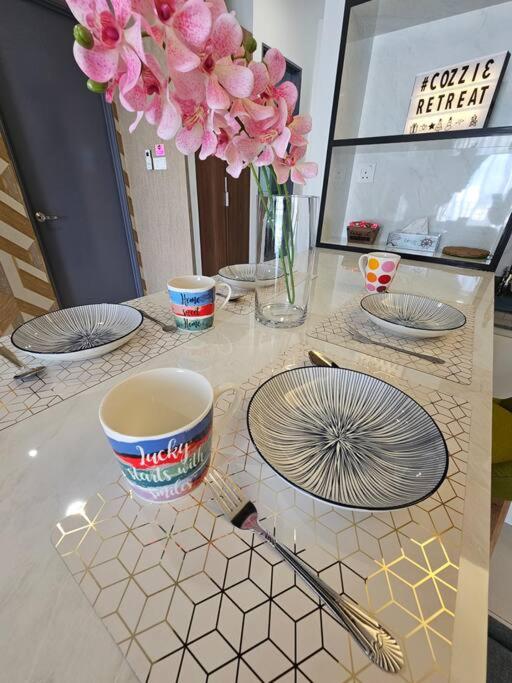 Charming 3BR Podium 7pax Walk to Aeon photo 6
