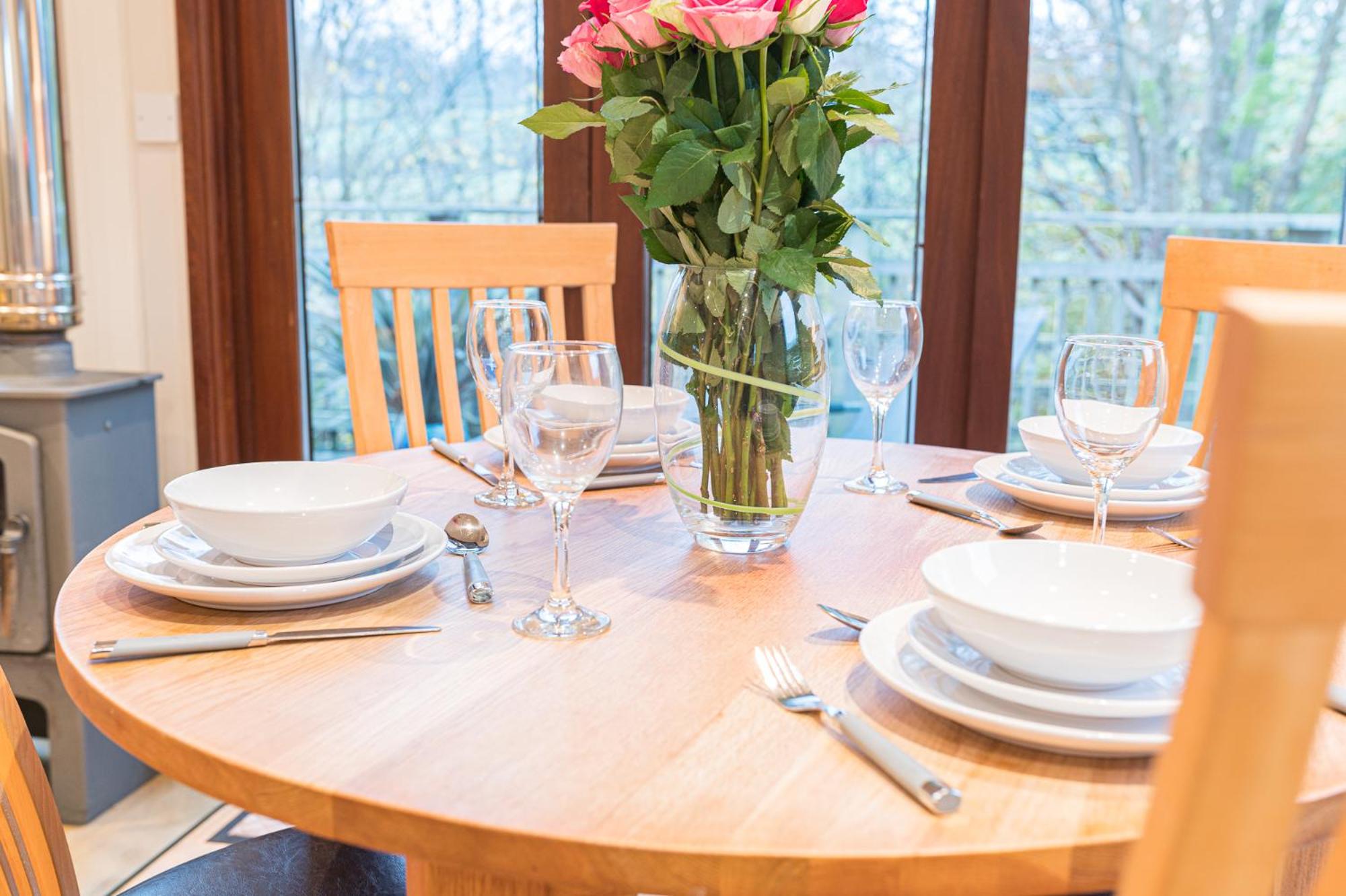 Family friendly, lovely Lakeland lodge with private parking and a patio