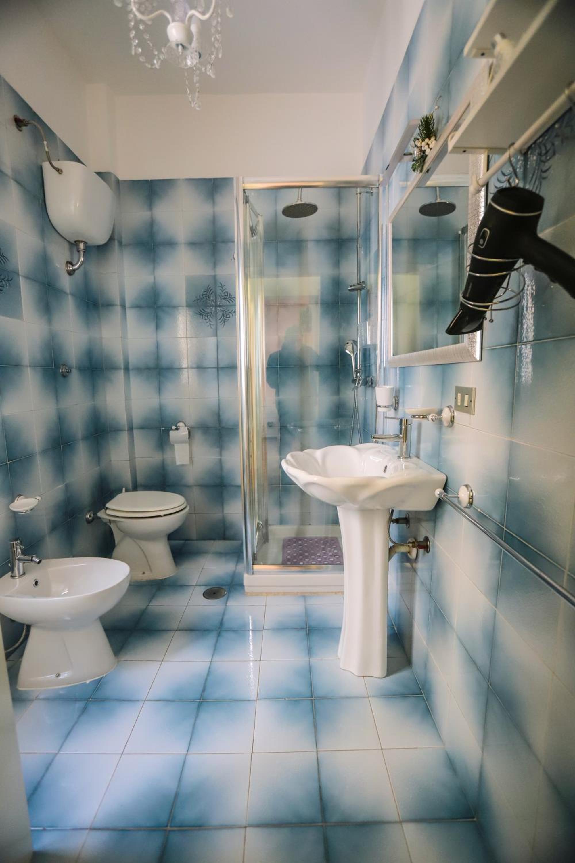 La Maison De Rose en Turi — bathroom