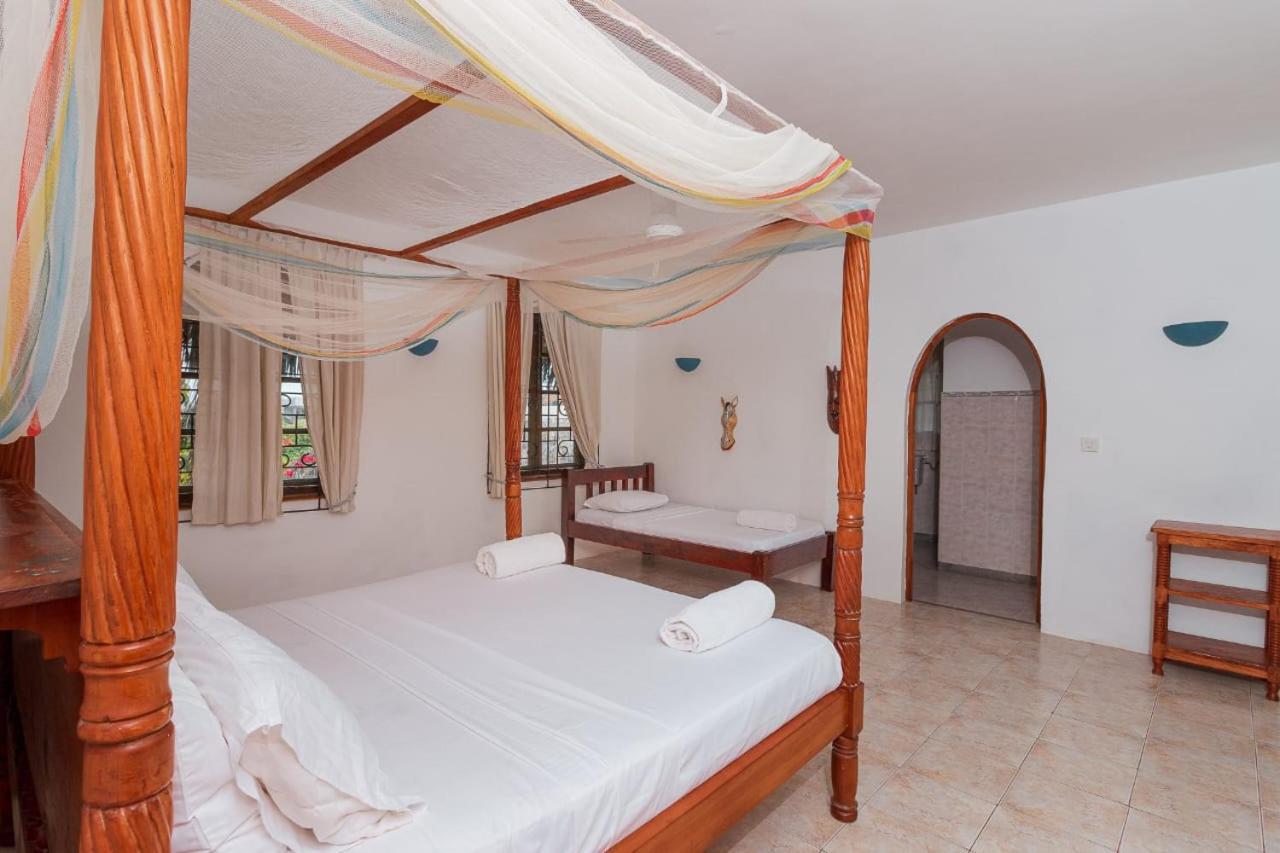 Sal & Lala Castle watamu view 4
