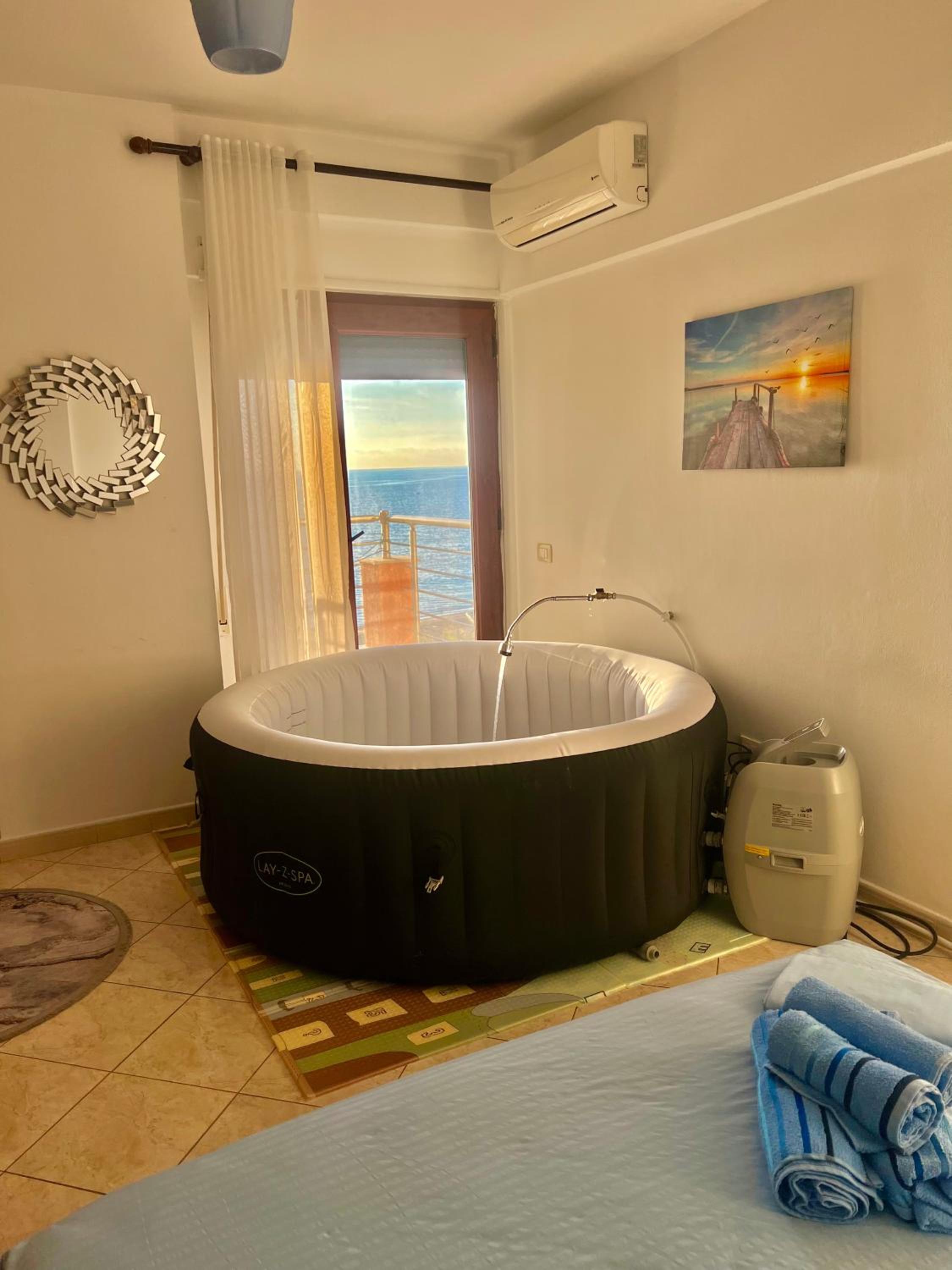 Amazing Paradise Sensation 2 Bedroom Luxury Apartment with a Jacuzzi