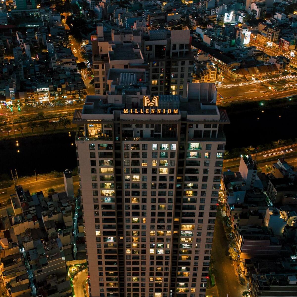 Pool View Central Midtown District 4 Millennium Apartment SaiGon Riverside