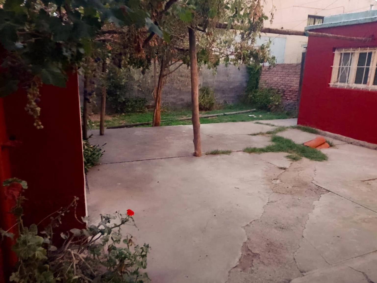 Luminosa casa con patio