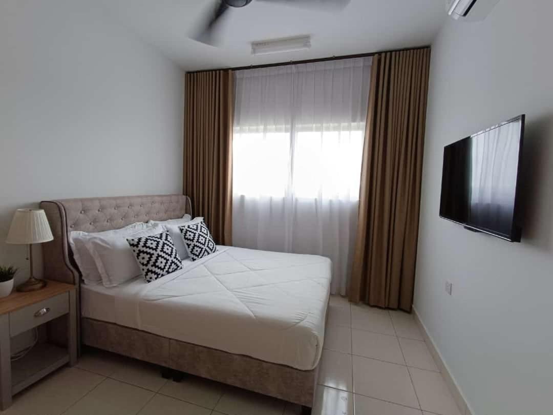 Mamaqarl Homestay near KLIA with Wi-fi and Transport