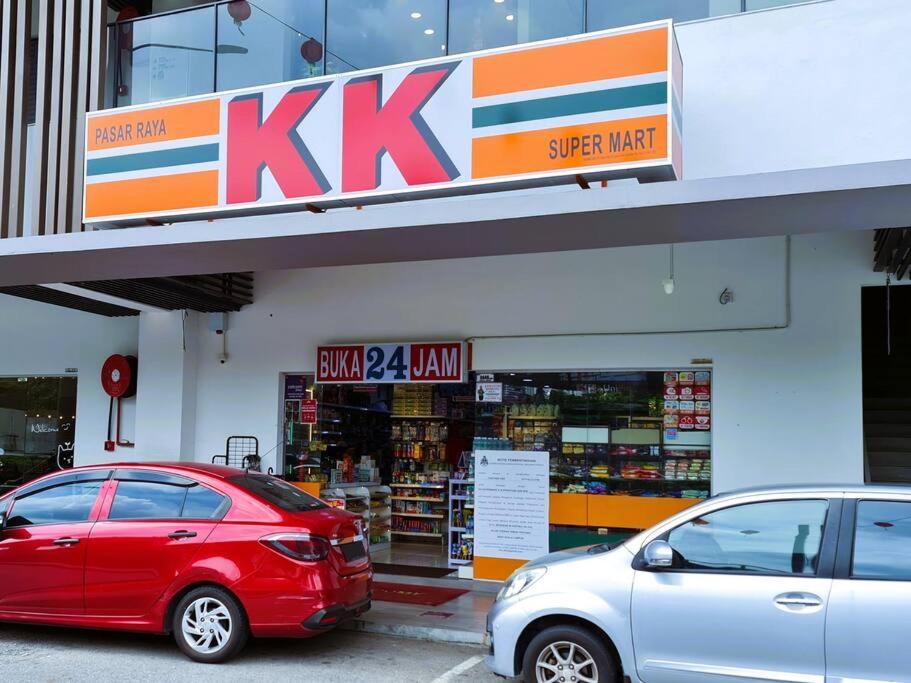 M Vertica, KL City_TRX views & 2 MRT stations away