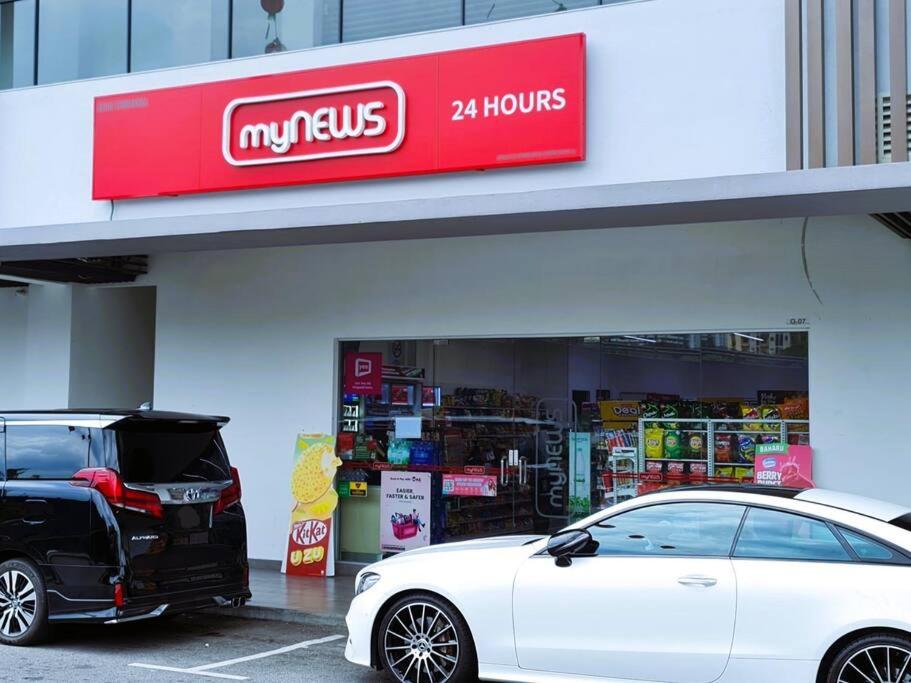 M Vertica, KL City_TRX views & 2 MRT stations away