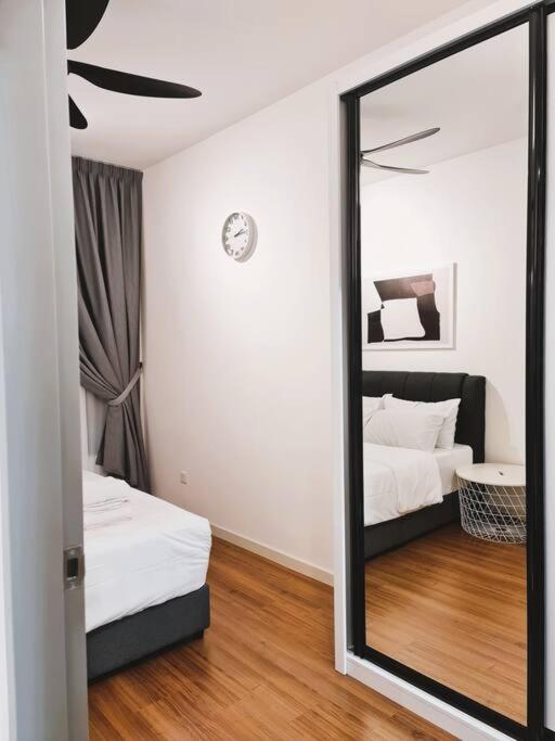 M Vertica, KL City_TRX views & 2 MRT stations away