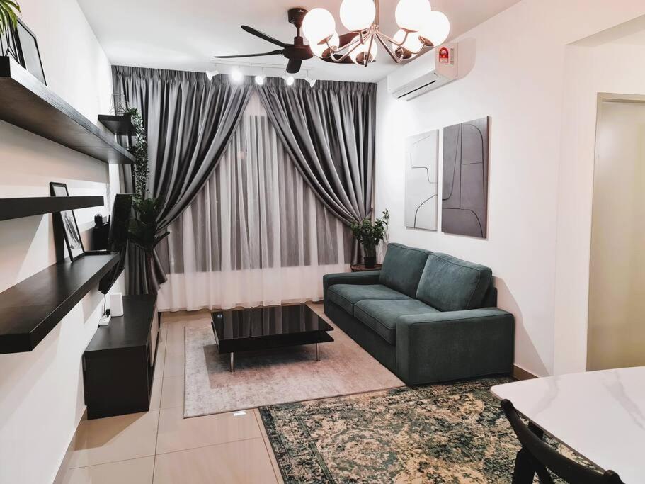 M Vertica, KL City_TRX views & 2 MRT stations away