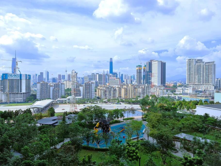 M Vertica, KL City_TRX views & 2 MRT stations away