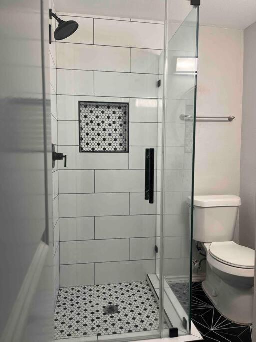 Quaint 1 bd close to downtown view 3