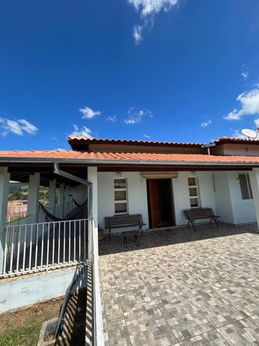 Chácara Aloés - piscina climatizada, suíte com ar cond banheira hidromassagem