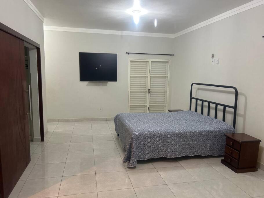 Chácara Aloés - piscina climatizada, suíte com ar cond banheira hidromassagem
