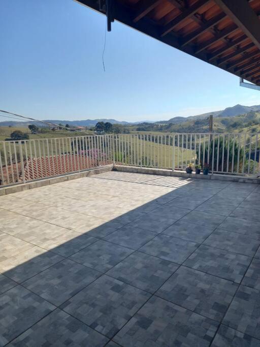 Chácara Aloés - piscina climatizada, suíte com ar cond banheira hidromassagem