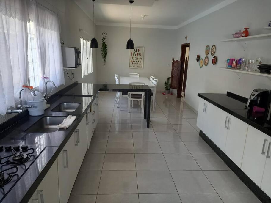 Chácara Aloés - piscina climatizada, suíte com ar cond banheira hidromassagem