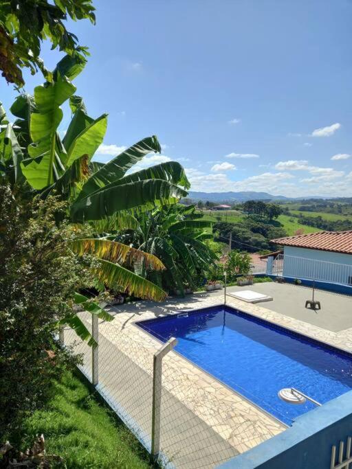 Chácara Aloés - piscina climatizada, suíte com ar cond banheira hidromassagem