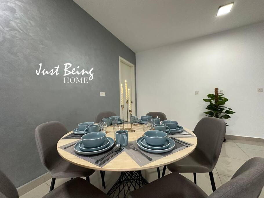 JBH Family Suite for 6pax King/Queen/Single/Sofa