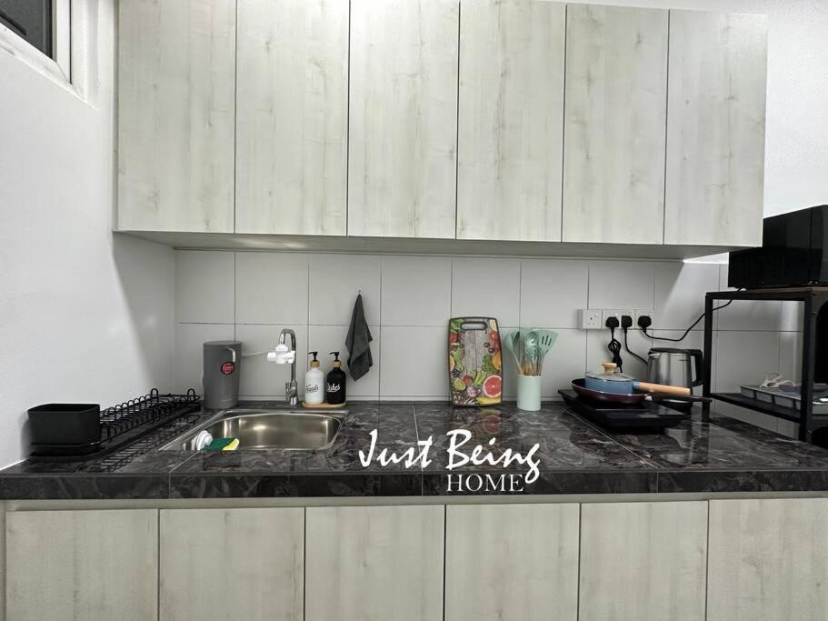 JBH Family Suite for 6pax King/Queen/Single/Sofa