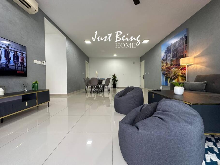 JBH Family Suite for 6pax King/Queen/Single/Sofa