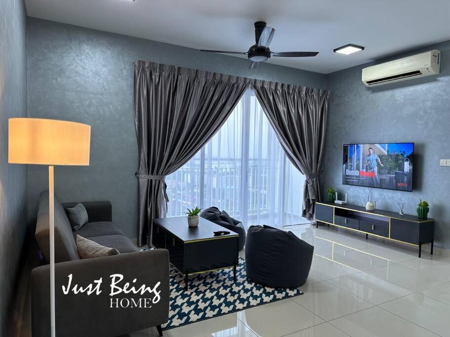 JBH Family Suite for 6pax King/Queen/Single/Sofa