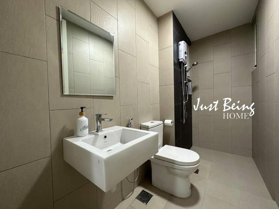 JBH Family Suite for 6pax King/Queen/Single/Sofa